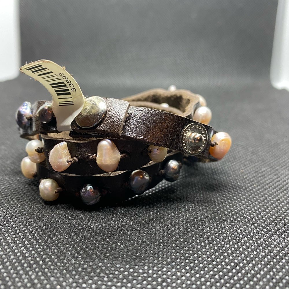 Three wrap leather bracelet with multicolor pearls - Picture 7 of 8